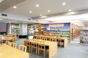 昭和学院中学校　図書室
