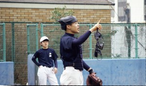 学校が休みだったこの日は、豊島区総合野球場で、朝８時から昼12時まで活動。野球場には同校軟式野球部しかおらず、のびのび練習していた
