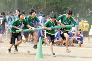 5月に行われる新入生歓迎スポーツ大会や10月の山手祭（文化祭）では、生徒会が中心となり、生徒主体で運営を行っています。
