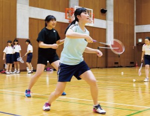 個人競技だが、仲間と切磋琢磨するうちに団体競技のような仲間意識が生まれる