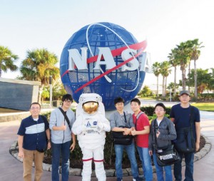 高校生では、NASAケネディ宇宙センター（フロリダ）やスミソニアン博物館（ワシントン）での研修も実施。