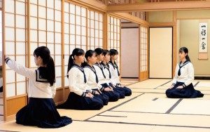 日本女性らしいマナーが身につく礼法の時間