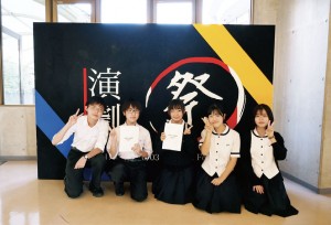 実行委員会のメンバー。左から孫さん、松島さん、英さん、高崎さん、浅田さん