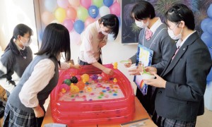 学校生活の様子がよくわかる「なでしこ祭」。受験生は事前に予約をして見学ができる