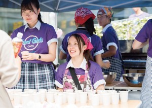 全生徒が協働して運営する立正祭（コロナ禍前の様子）