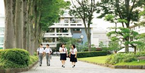 都内では希少な男女別学により、授業は別々でそれぞれの特性を伸ばし、学校行事や部活動ではお互いの特性を認め合い、高め合っています。