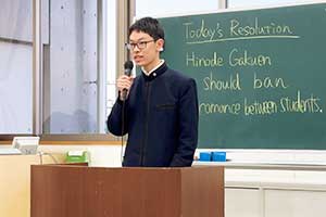 日出学園中学校・高等学校
「日出ディベートスクワッド」に参加して、英語で発信する楽しさに目覚めた森川くん