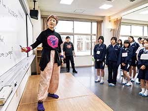 まずは、新しい表現の発音と意味をみんなで確認!