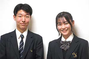 指導員には立候補しました！
中1生とのかかわりを楽しそうに思い出し、話してくれた髙橋さん（左）と岩崎さん（右）