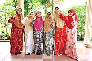 「東南アジア文化研修」(中3~高2)でマレーシアの伝統的な文化を体験