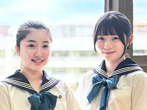 インタビューに答えてくれたM・Yさん(左)とA・Iさん(右)。