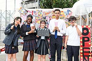 インターナショナルクラスの高校生による「アメリカンダイナー」