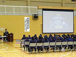 講演会の様子。