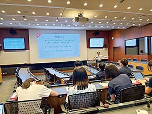 世界の研究者が集まる沖縄科学技術大学院大学(OIST)での特別授業を受講