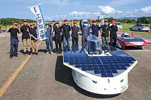 自動車部では「白浜ソーラーカーレース」に出場