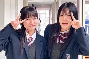 左からSさん（中2）、Oさん（中1）