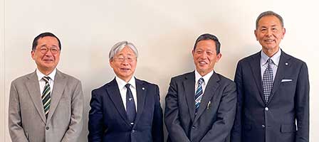 左から芝浦工業大学柏中学高等学校 中根正義校長、麗澤中学・高等学校 櫻井讓校長、流通経済大学付属柏中学校・高等学校 堀江健二校長、二松学舎大学附属柏中学校・高等学校 七五三和男校長。各校の取り組みについて和やかに語り合った