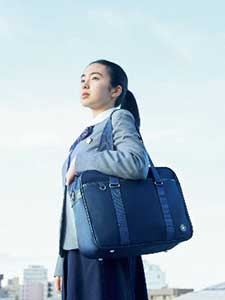 創立150周年記念新スクールバッグ
