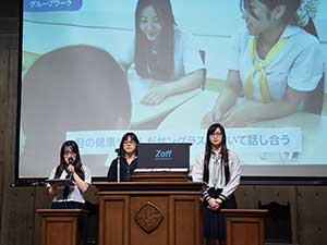 Zoff本社で学んだ商品開発・マーケティングの方法を活かし臨んだ保護者説明会