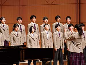 中学1年生から3年生まで、全9クラス対抗で審査が行われる合唱祭