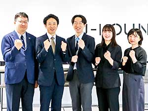 1期生の「Challenge」を支える先生方(左から)斉藤康晴先生、堀込聡先生、中村海先生、西野美沙先生、カツ・ルイシ先生。