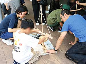 大興奮の火おこし体験。