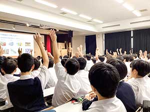 こちらは大日本印刷の講座「キャリアとは?」の一場面。