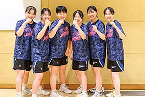 部活の魅力をたくさん教えてくれた、仲良しで元気いっぱいの中2メンバー。