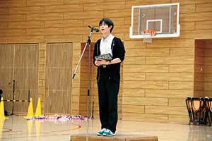 豊山祭実行委員長としてイベントを取り仕切る中村さん
