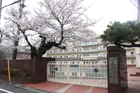 八雲学園中学校