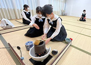 瀧野川女子学園中学校
