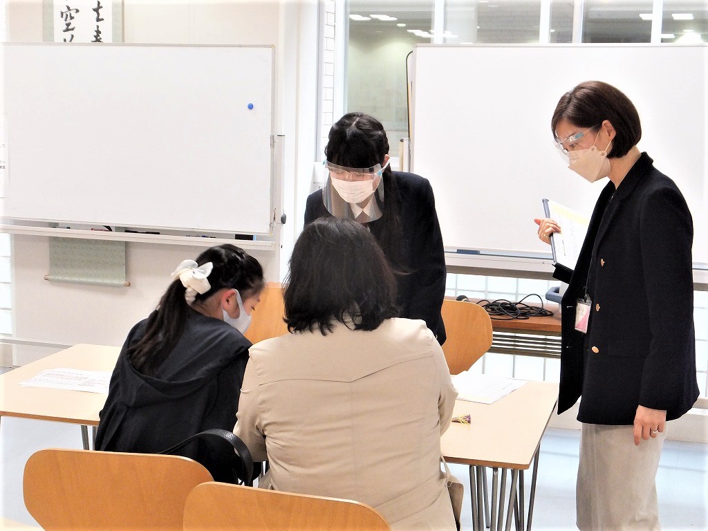 麴町学園女子中学校(麹町学園女子中学校)