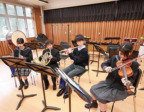 明法中学校